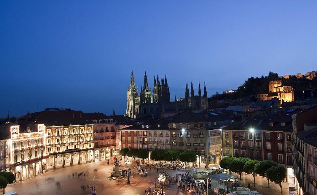 Apartamento Turistico Plaza Mayor Burgo Exteriér fotografie